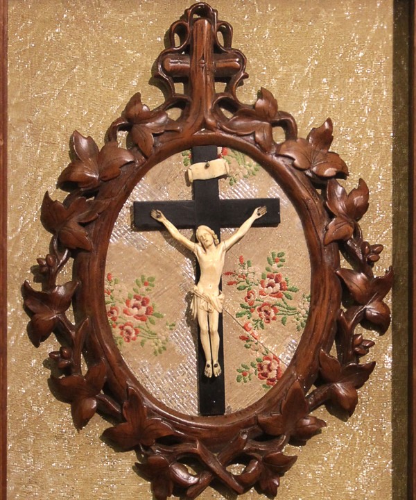 The Cross And Christ In Ivory